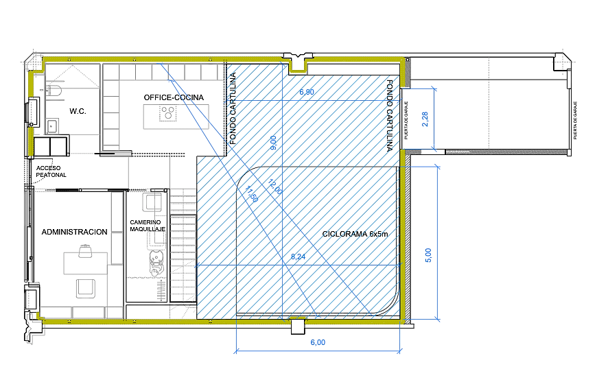 PlanoCiclorama Plano del ciclorama de 6 × 5 × 6 metros y distribución de los espacios de Estudio Equilátero en Las Rozas de Madrid.